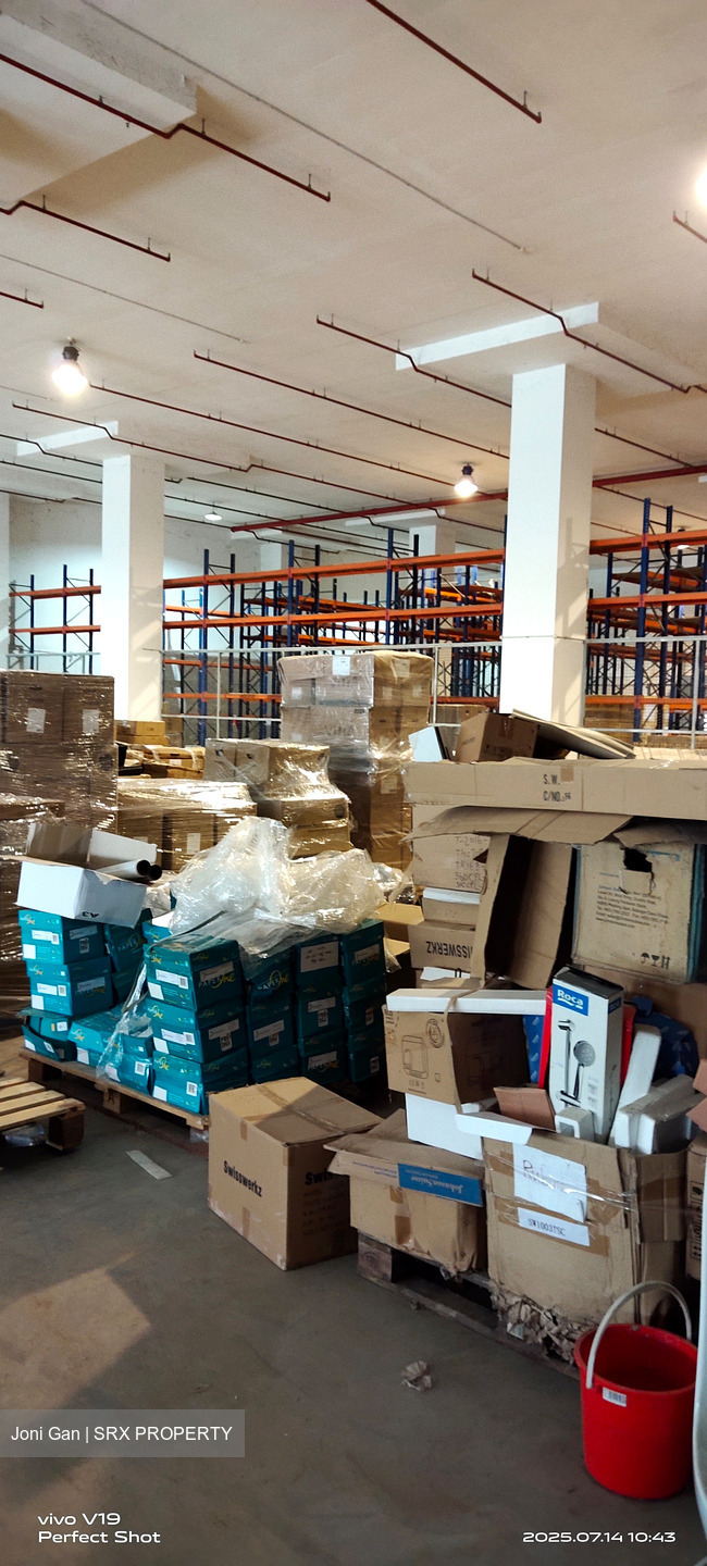 Bth Building (D19), Warehouse #459076751